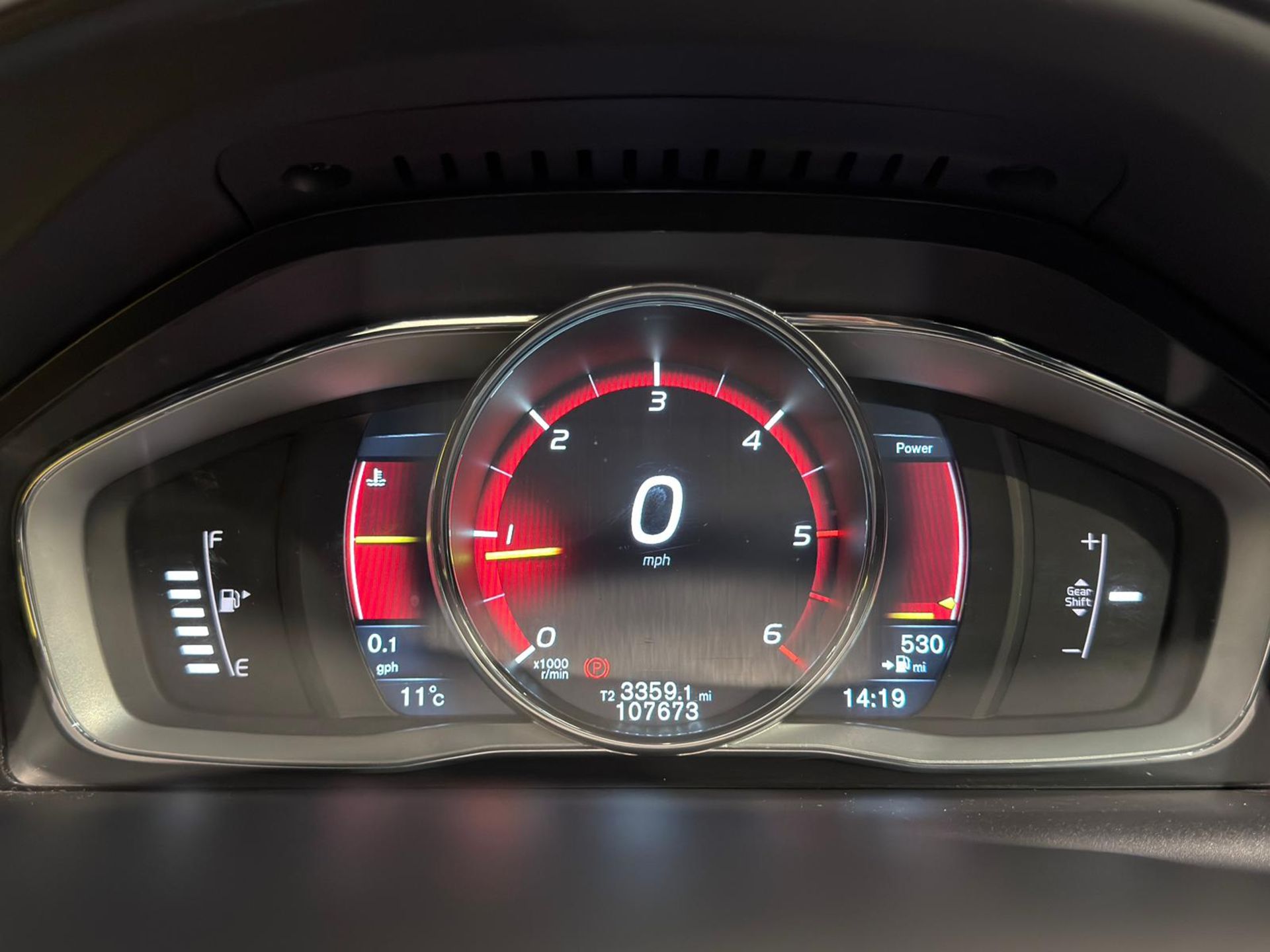 2015 VOLVO XC60 R-DESIGN D4 – BLUE >>--NO VAT ON HAMMER--<< - Image 32 of 46