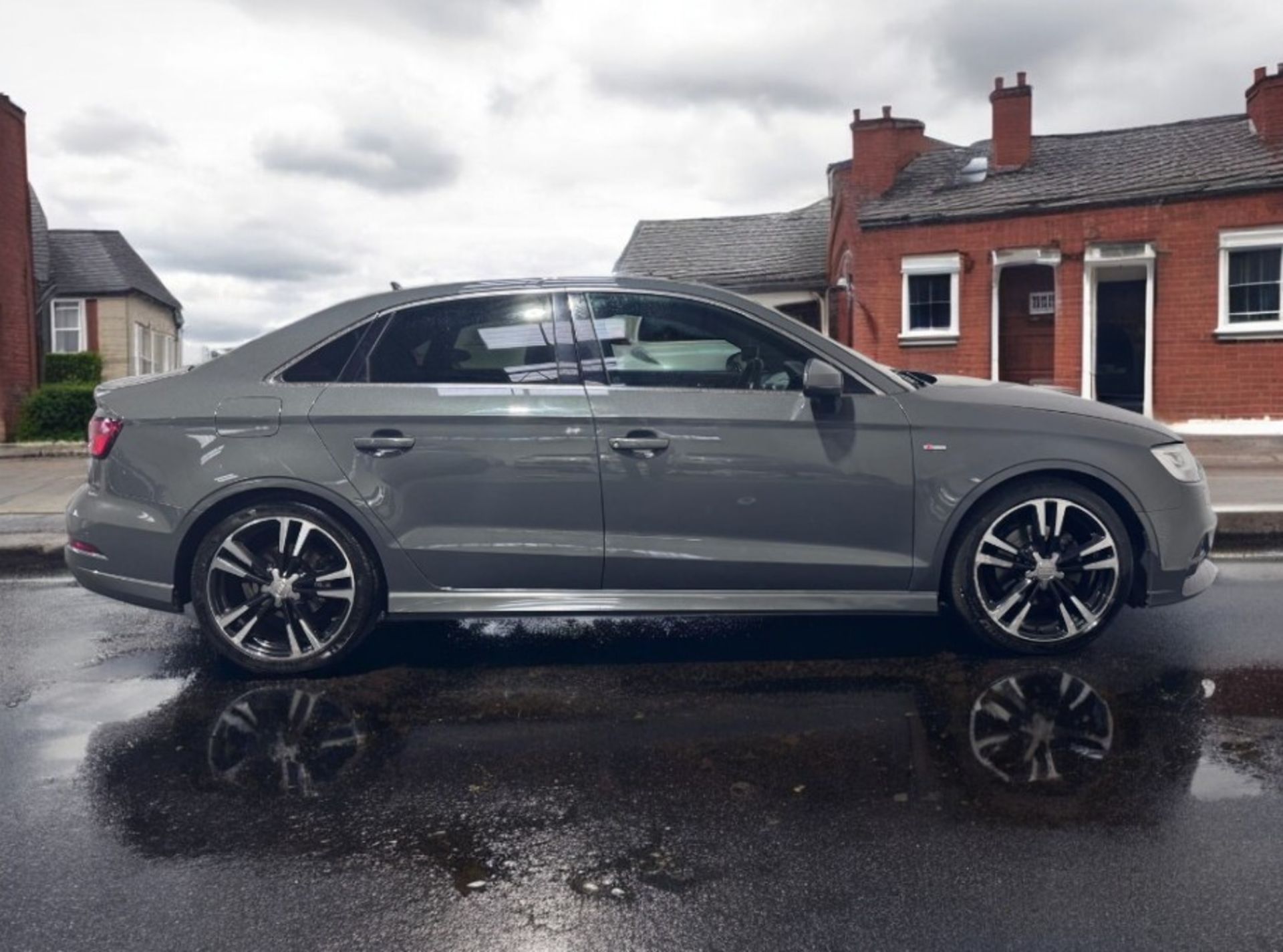 **(ONLY 95K MILEAGE)** 2017 AUDI A3 S LINE 1.4 TFSI S TRONIC SALOON >>--NO VAT ON HAMMER--<< - Image 2 of 39