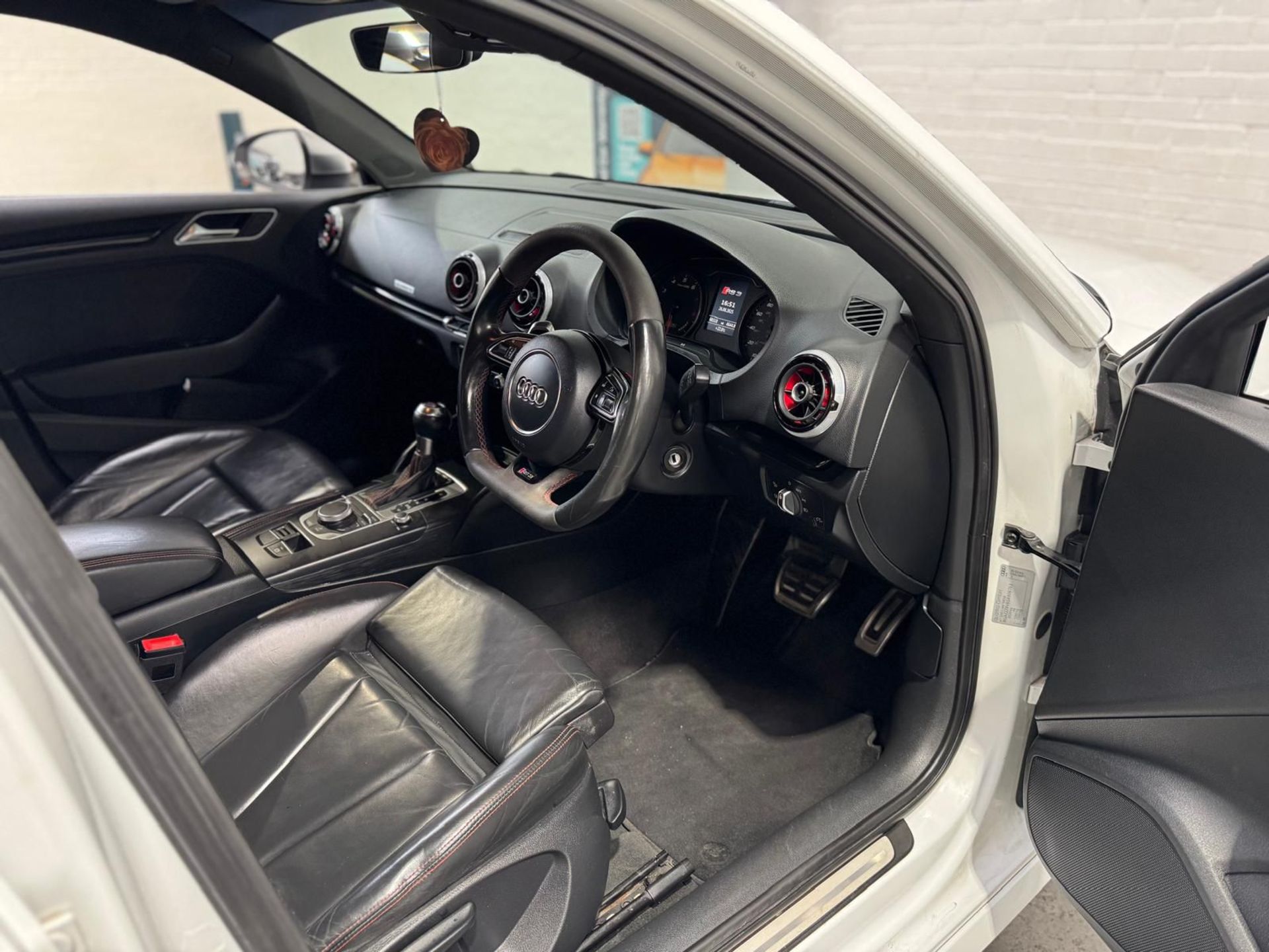 2016 AUDI RS3 NAV QUATTRO S-A – 60K MILES– SEMI AUTO – HATCHBACK >>--NO VAT ON HAMMER--<< - Image 30 of 46