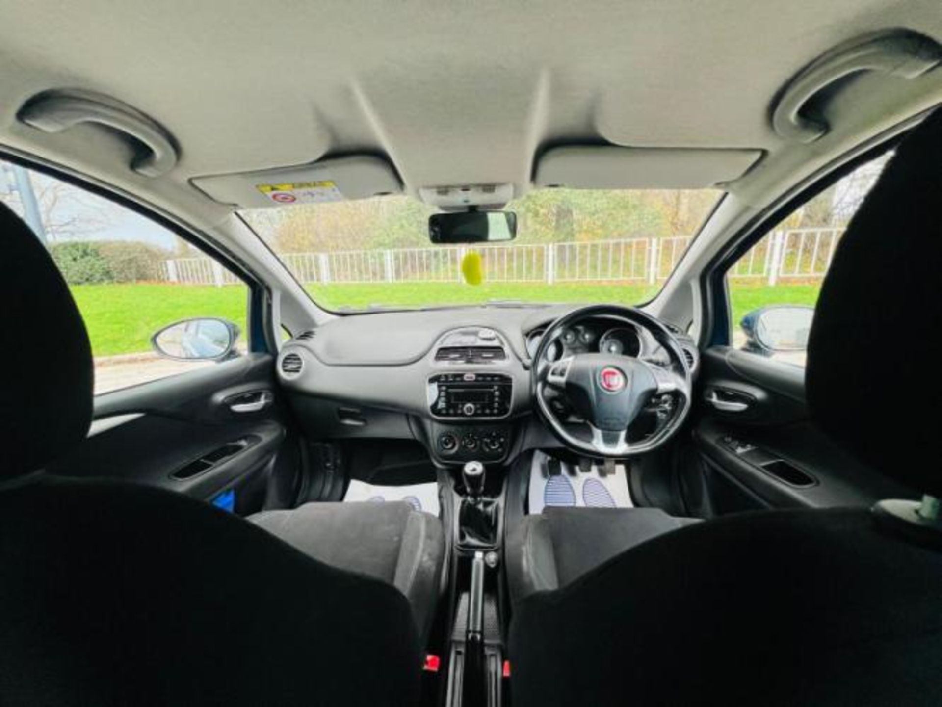 FIAT PUNTO 1.2 GBT 5DR >>--NO VAT ON HAMMER--<< - Image 22 of 32