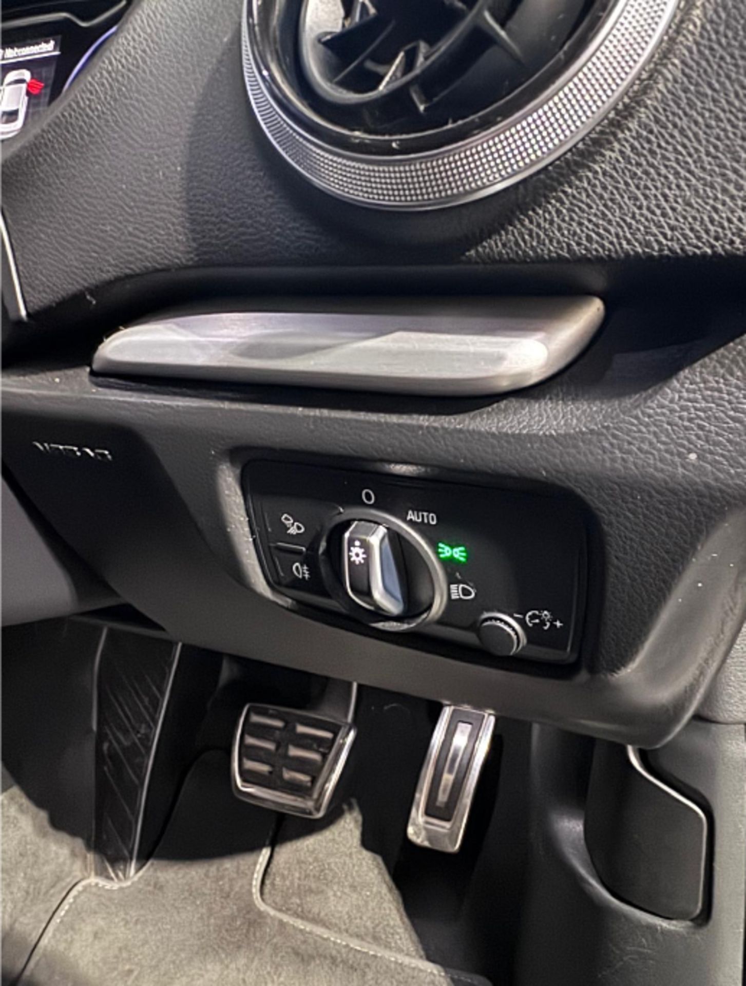 **(ONLY 95K MILEAGE)** 2017 AUDI A3 S LINE 1.4 TFSI S TRONIC SALOON >>--NO VAT ON HAMMER--<< - Image 37 of 39