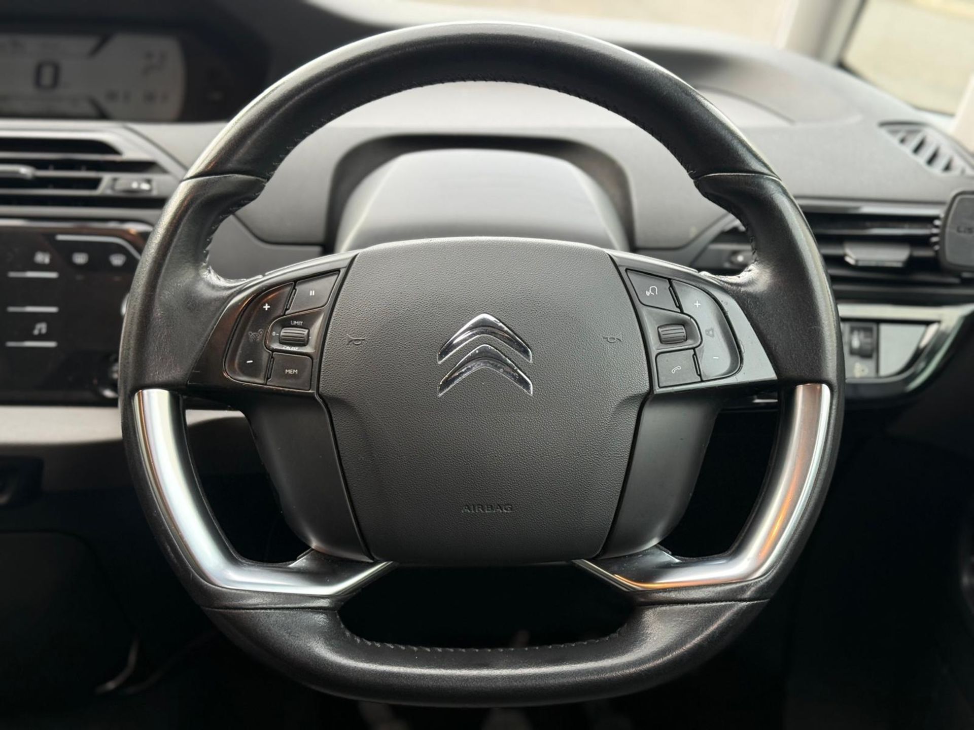 2014 CITROEN GRAND C4 PICASSO 1.6 E-HDI AIRDREAM EXCLUSIVE >>--NO VAT ON HAMMER--<< - Image 14 of 35