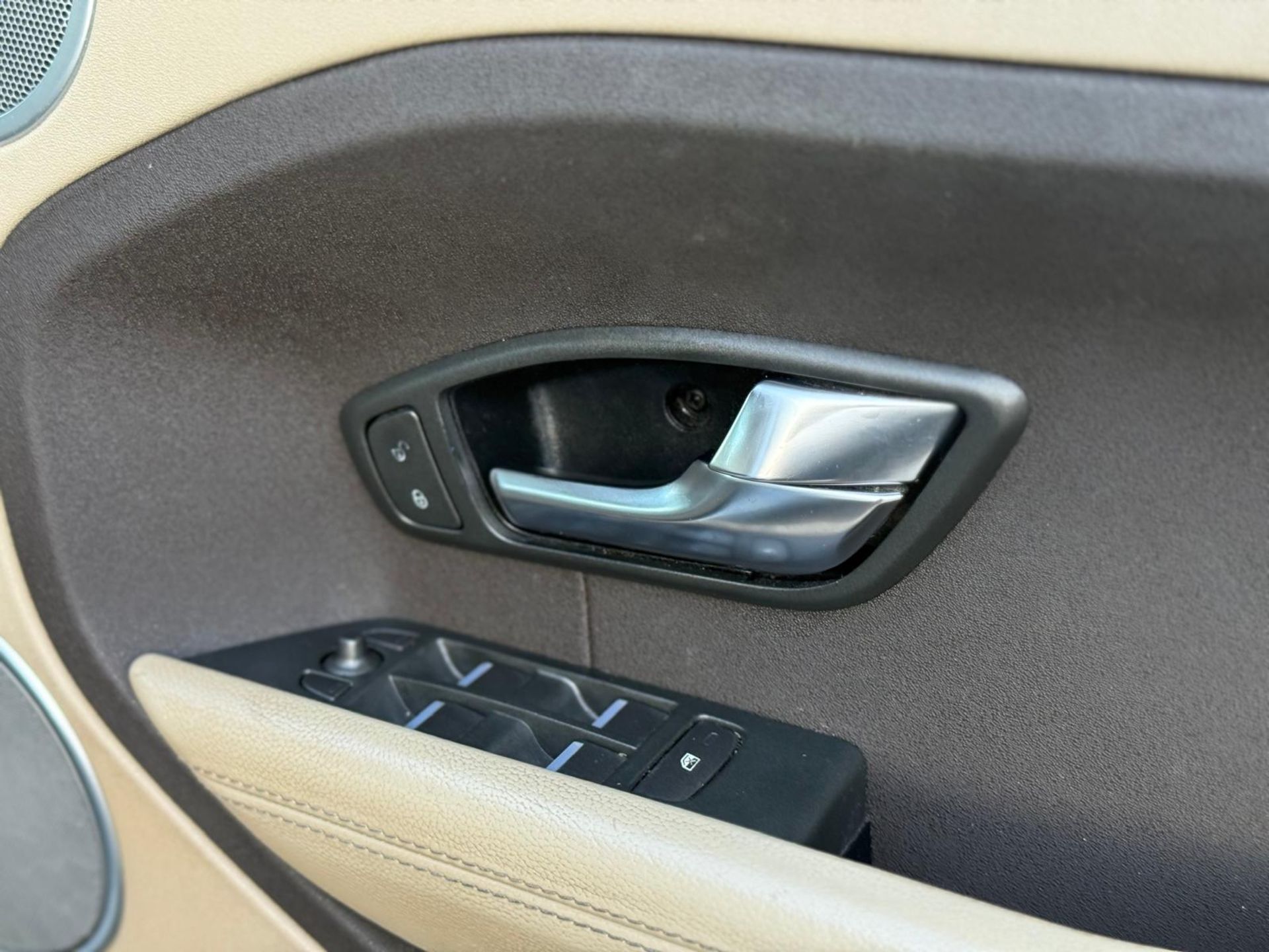 2012 LAND ROVER RANGE ROVER EVOQUE 2.2 TD4 PURE >>--NO VAT ON HAMMER--<< - Image 24 of 32