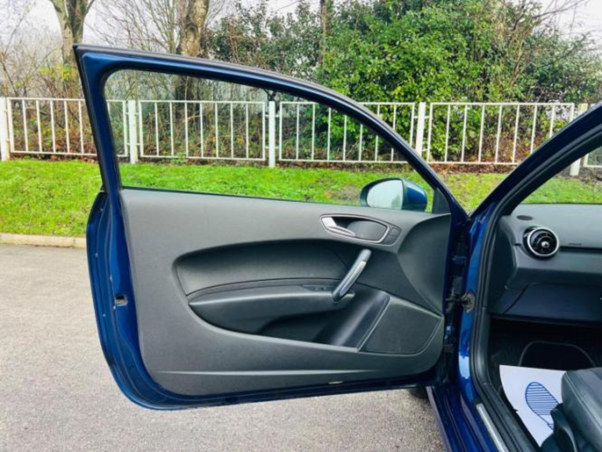 2012 AUDI A1 1.6 TDI S LINE (S/S) 3DR DIESEL MANUAL HATCHBACK BLUE >>--NO VAT ON HAMMER--<< - Image 18 of 25