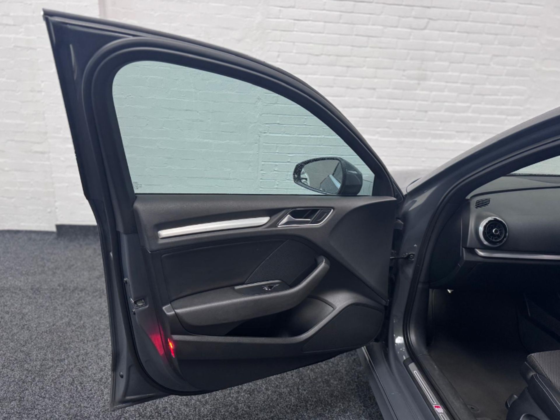 **(ONLY 95K MILEAGE)** 2017 AUDI A3 S LINE 1.4 TFSI S TRONIC SALOON >>--NO VAT ON HAMMER--<< - Image 20 of 39