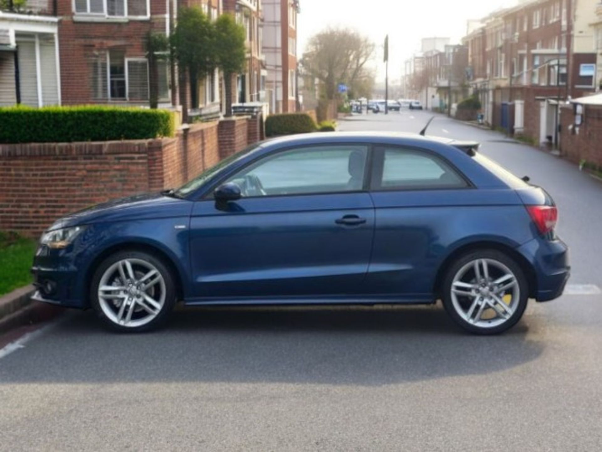 2012 AUDI A1 1.6 TDI S LINE (S/S) 3DR DIESEL MANUAL HATCHBACK BLUE >>--NO VAT ON HAMMER--<< - Image 2 of 25