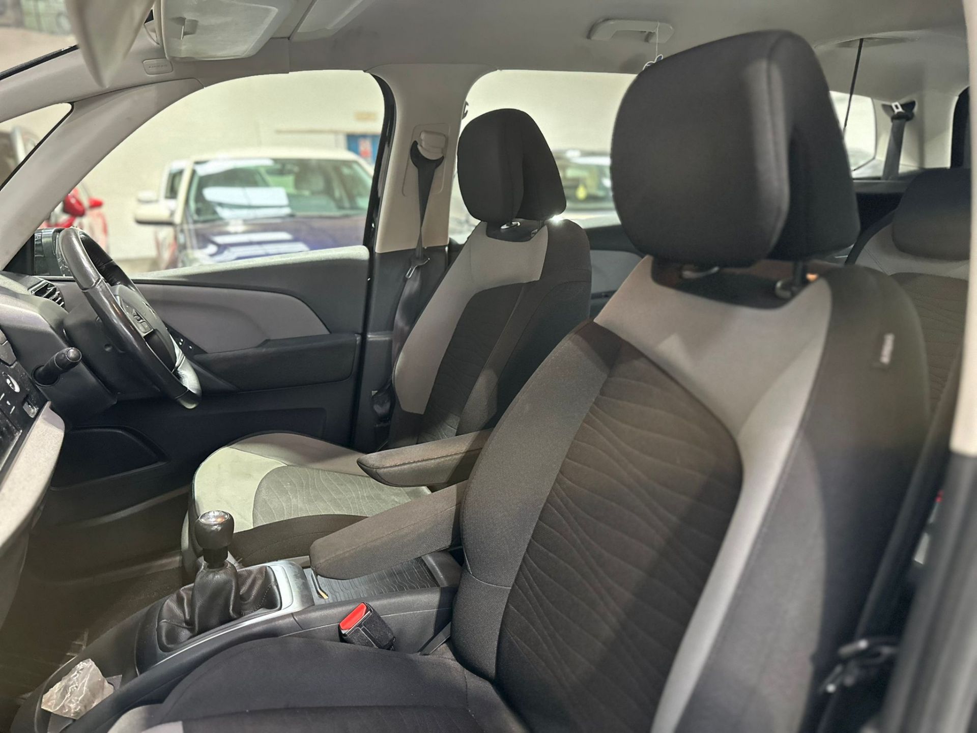2014 CITROEN C4 GRAND PICASSO 1.6 DIESEL MANUAL – 2 KEYS >>--NO VAT ON HAMMER--<< - Image 11 of 22