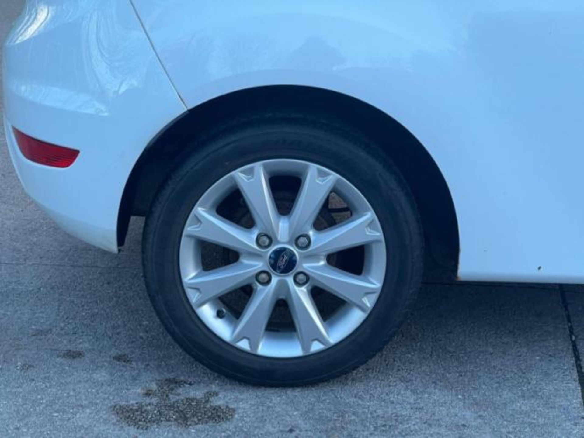 FORD FIESTA 1.25 ZETEC 3DR – 2010>>--NO VAT ON HAMMER--<< - Image 25 of 33