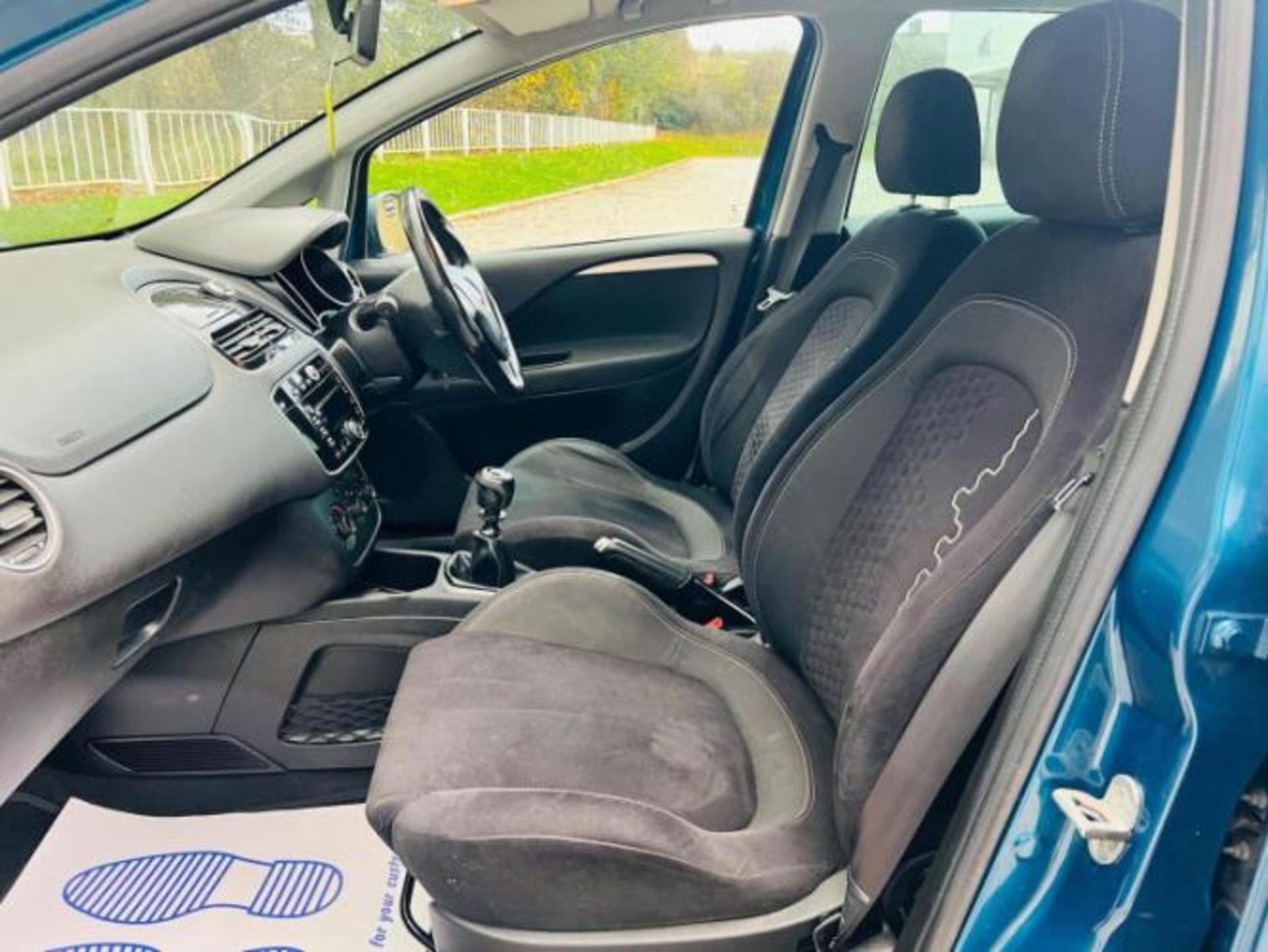 FIAT PUNTO 1.2 GBT 5DR >>--NO VAT ON HAMMER--<< - Image 28 of 32