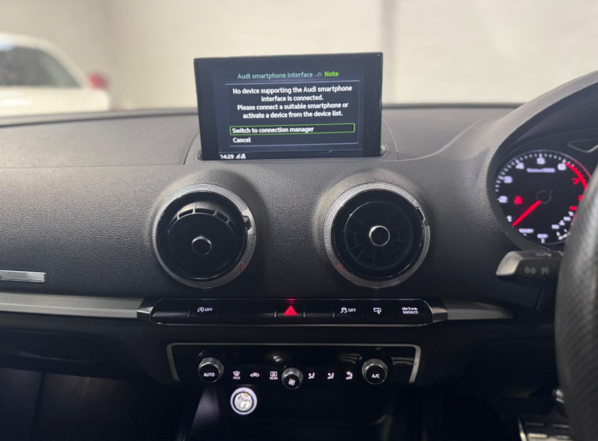 **(ONLY 95K MILEAGE)** 2017 AUDI A3 S LINE 1.4 TFSI S TRONIC SALOON >>--NO VAT ON HAMMER--<< - Image 29 of 39