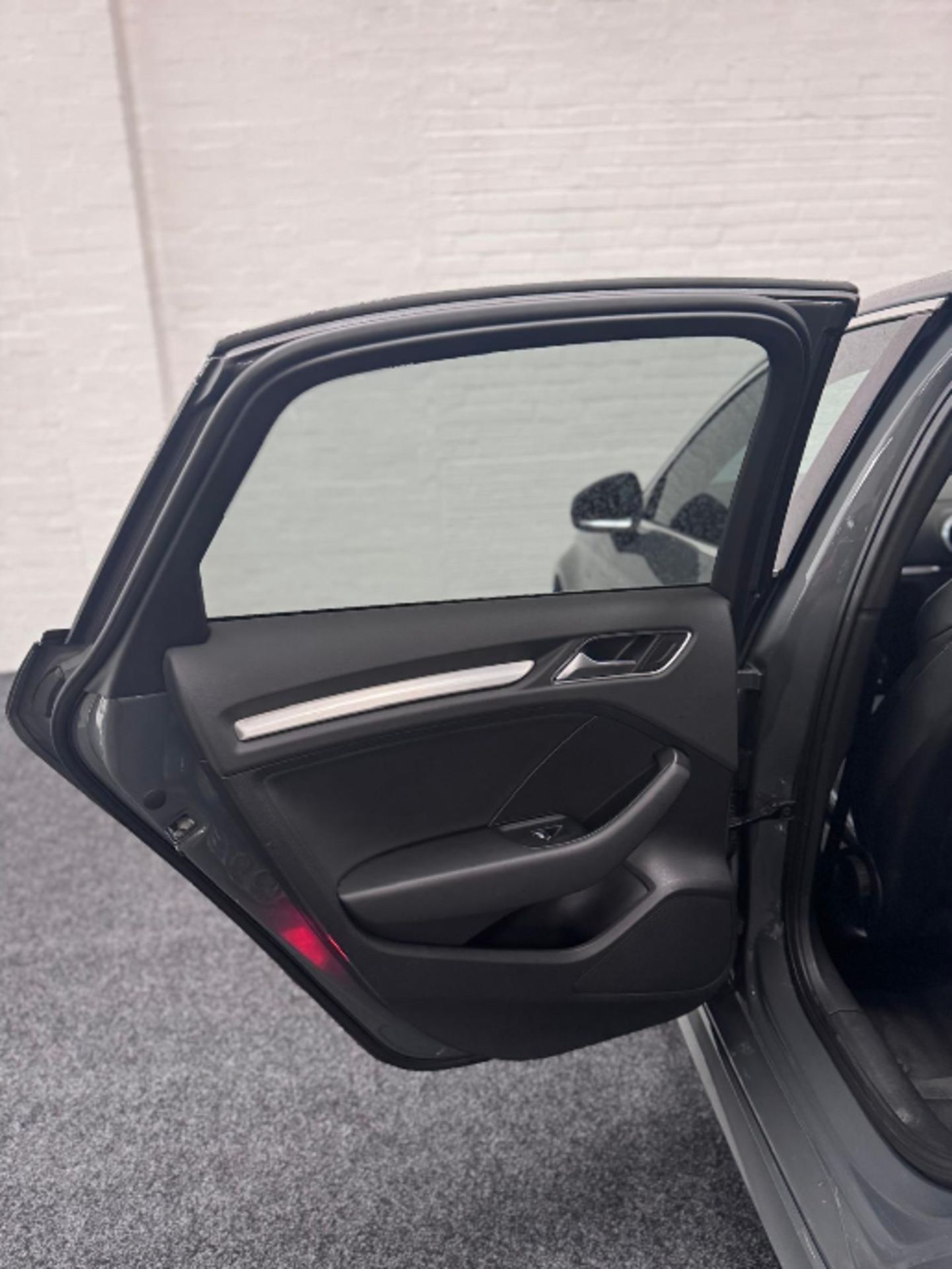 **(ONLY 95K MILEAGE)** 2017 AUDI A3 S LINE 1.4 TFSI S TRONIC SALOON >>--NO VAT ON HAMMER--<< - Image 17 of 39