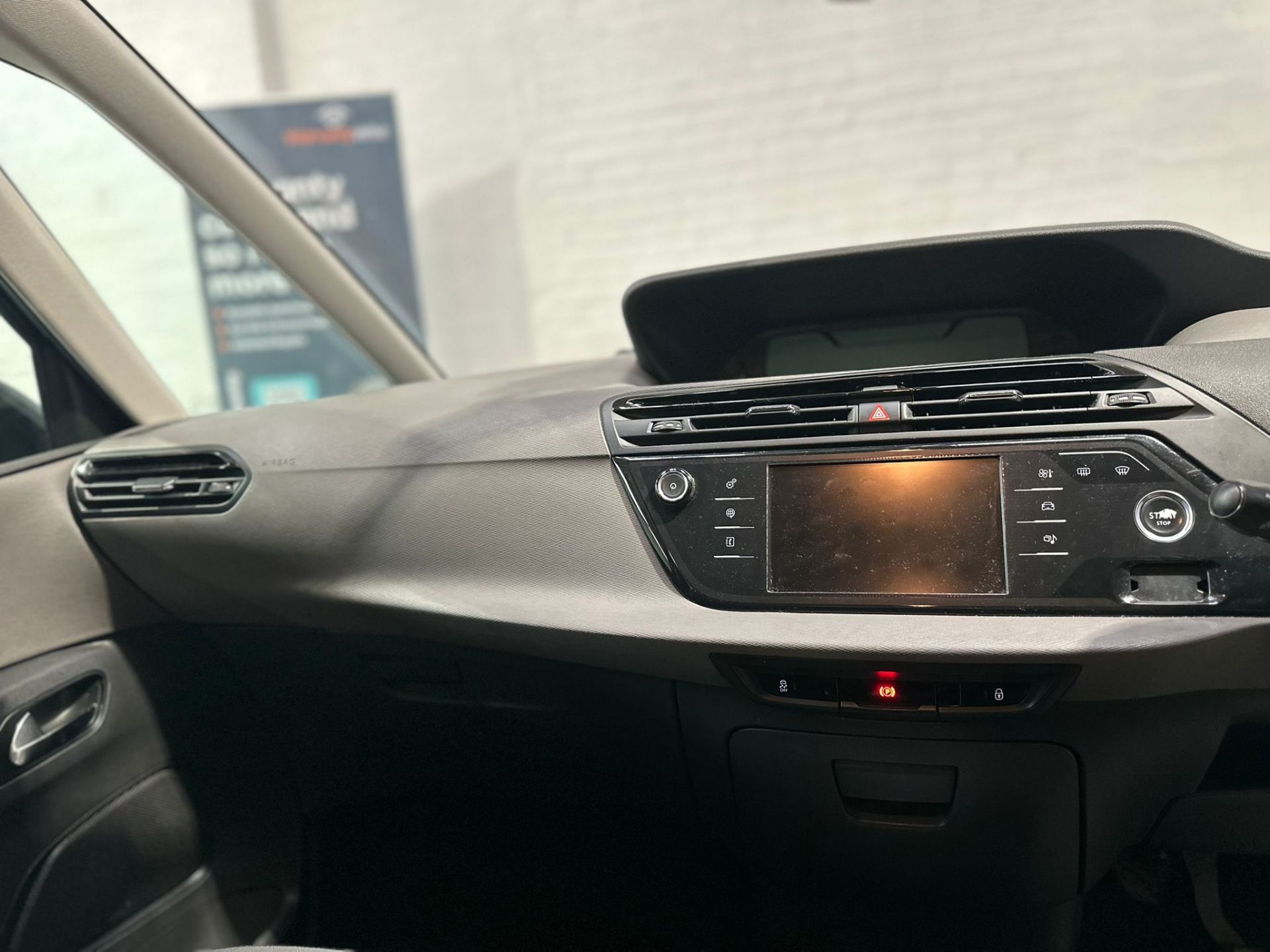 2014 CITROEN C4 GRAND PICASSO 1.6 DIESEL MANUAL – 2 KEYS >>--NO VAT ON HAMMER--<< - Image 19 of 22