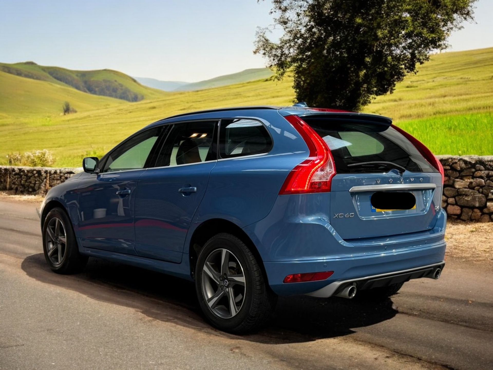 2015 VOLVO XC60 R-DESIGN D4 – BLUE >>--NO VAT ON HAMMER--<< - Image 12 of 46