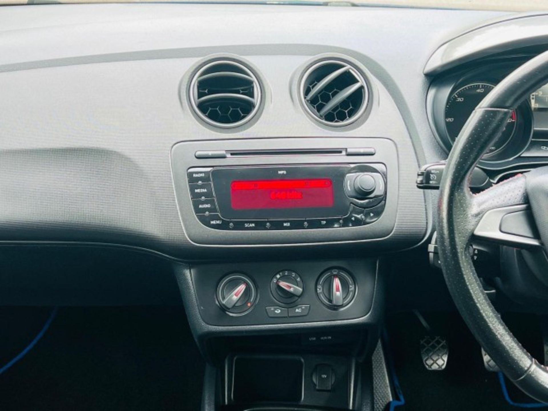 2012 SEAT IBIZA 2.0 TDI CR FR 5DR – 117,512 MILES >>--NO VAT ON HAMMER--<< - Image 16 of 40