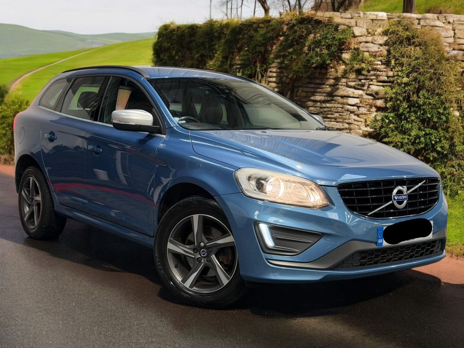 2015 VOLVO XC60 R-DESIGN D4 – BLUE >>--NO VAT ON HAMMER--<< - Image 19 of 46