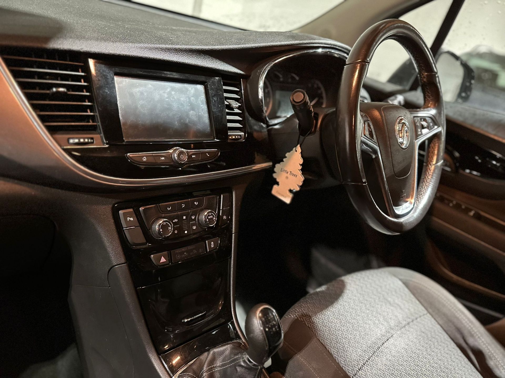 2016 VAUXHALL MOKKA X ACTIVE TURBO S/S >>--NO VAT ON HAMMER--<< - Image 17 of 42