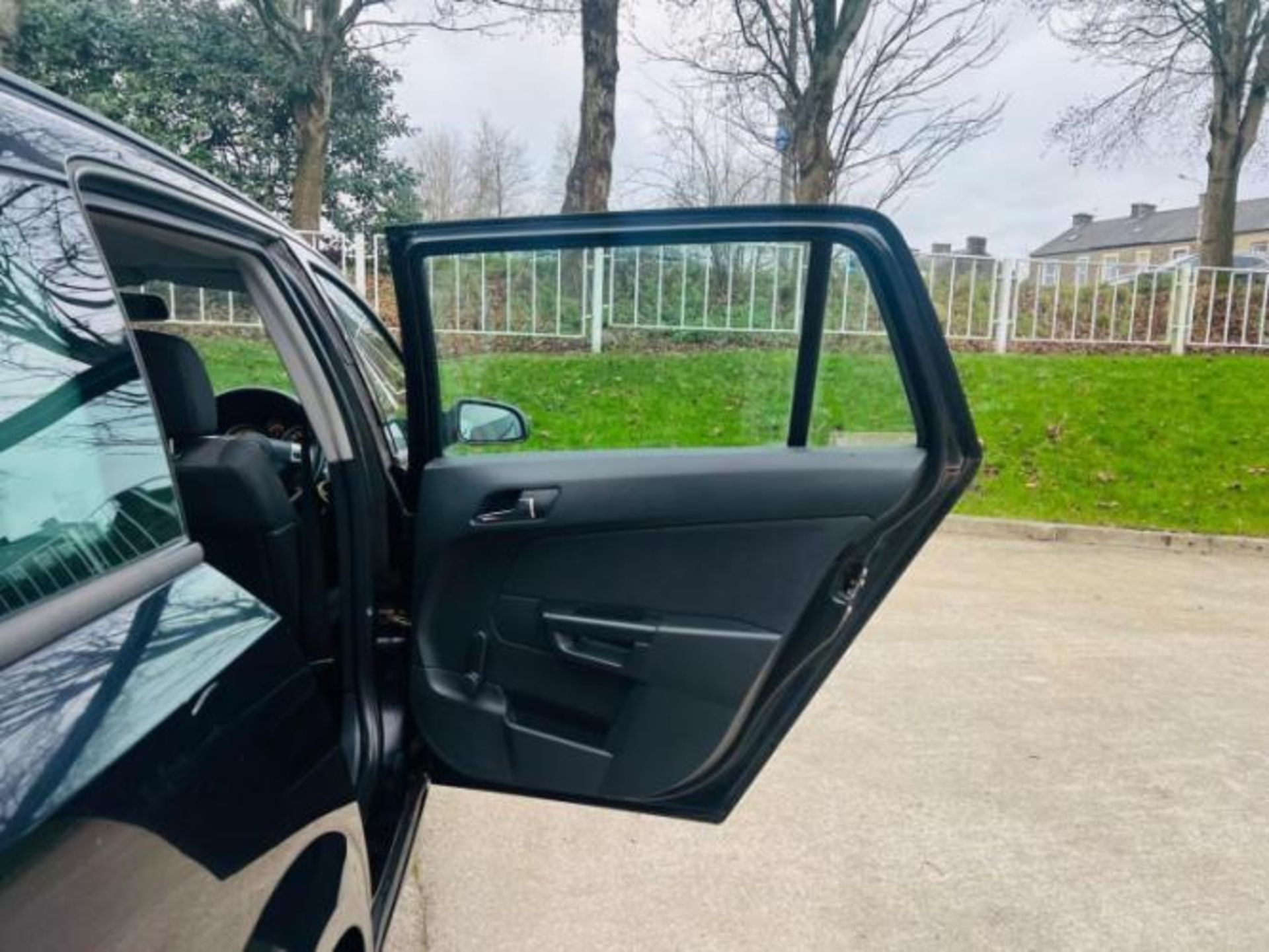 2007 VAUXHALL ASTRA 1.6I 16V SXI 5DR ESTATE >>--NO VAT ON HAMMER--<< - Image 12 of 28