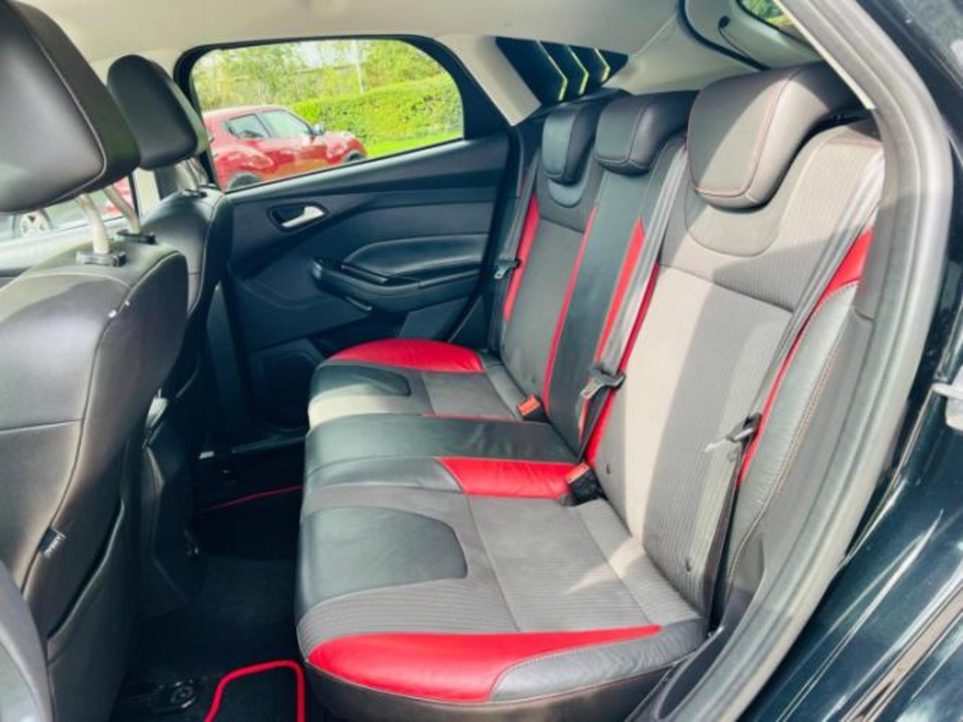 2012 FORD FOCUS 1.6T ECOBOOST ZETEC S (S/S) 5DR HATCHBACK>>--NO VAT ON HAMMER--<< - Image 32 of 40