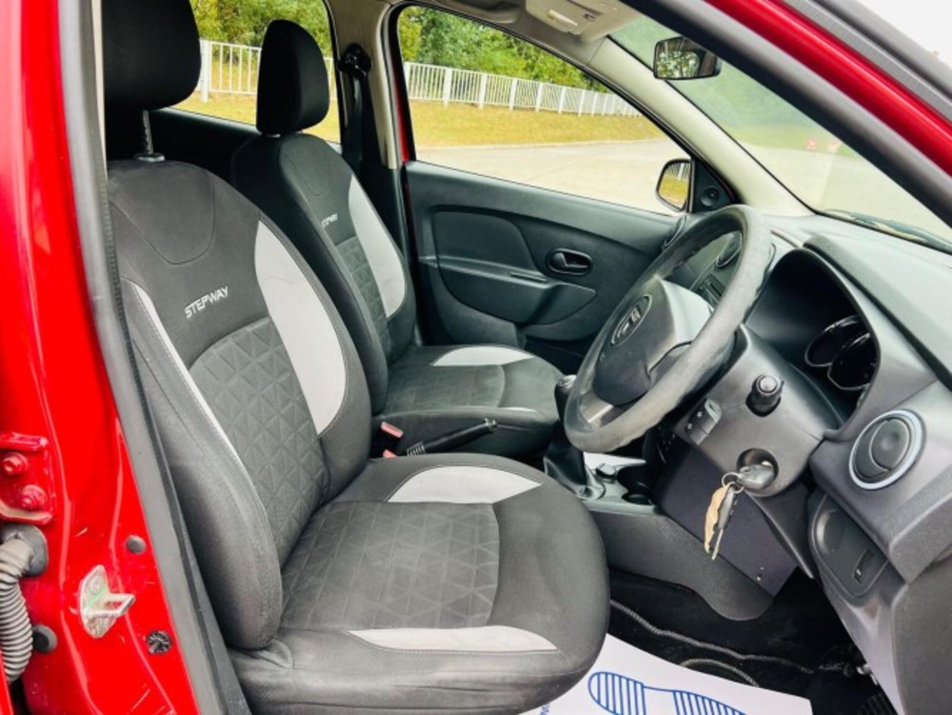 2014 DACIA SANDERO STEPWAY 1.5 DCI AMBIANCE 5DR>>--NO VAT ON HAMMER--<< - Image 31 of 36