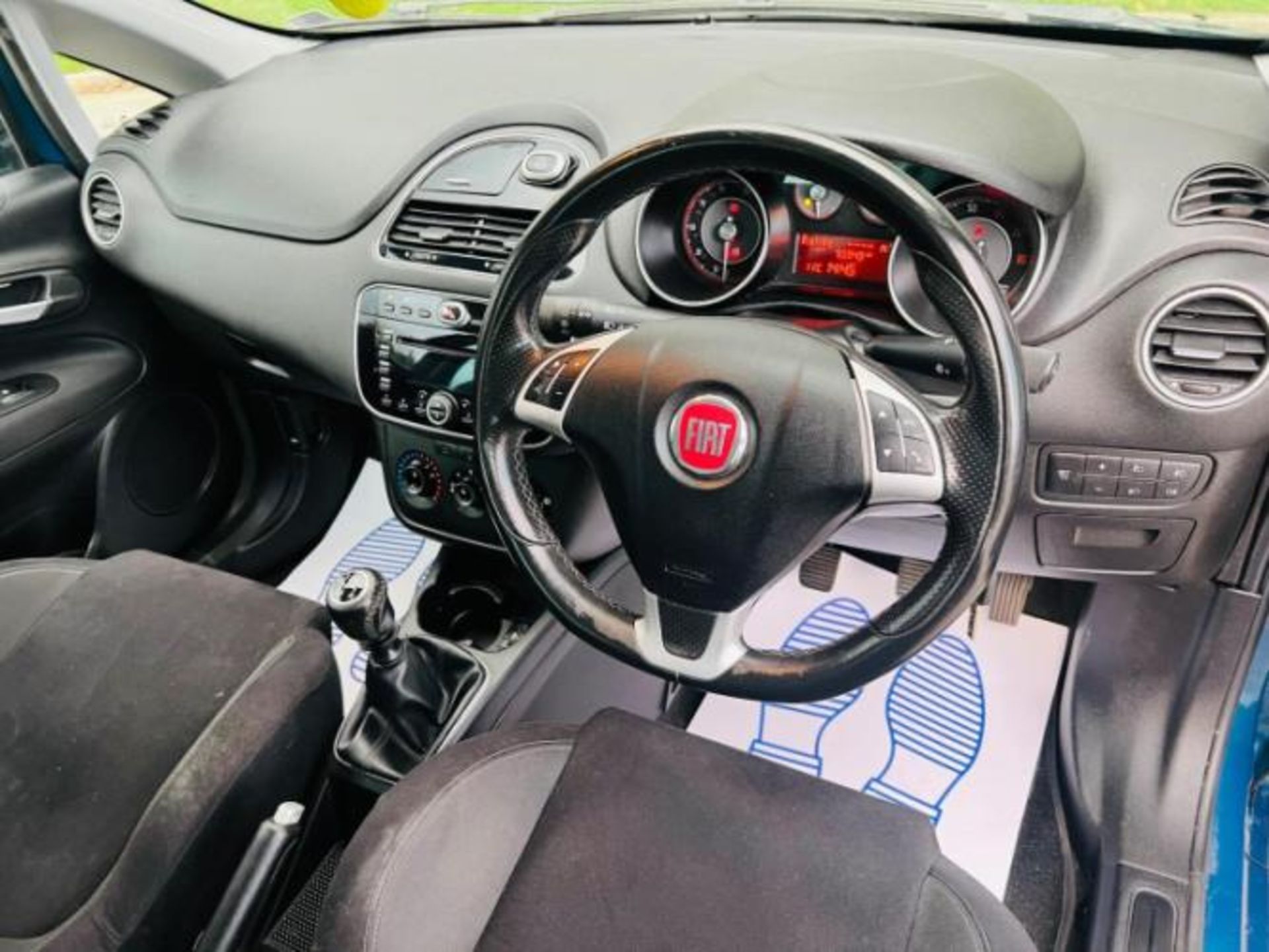 FIAT PUNTO 1.2 GBT 5DR >>--NO VAT ON HAMMER--<< - Image 16 of 32