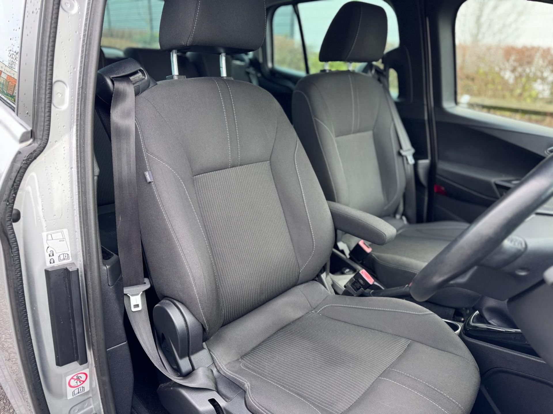 FORD B-MAX TITANIUM TURBO 1.0 ECOBOOST 2014 >>--NO VAT ON HAMMER--<< - Image 13 of 18