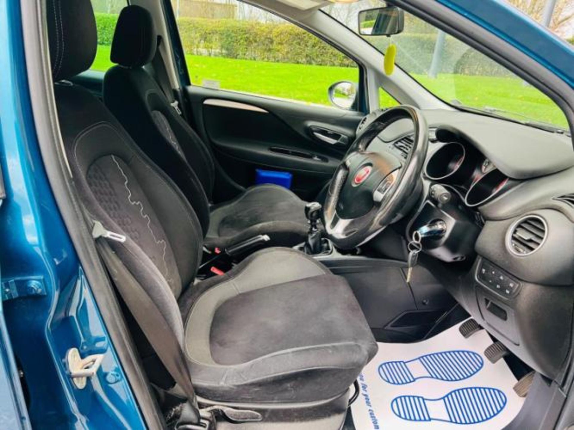 FIAT PUNTO 1.2 GBT 5DR >>--NO VAT ON HAMMER--<< - Image 29 of 32