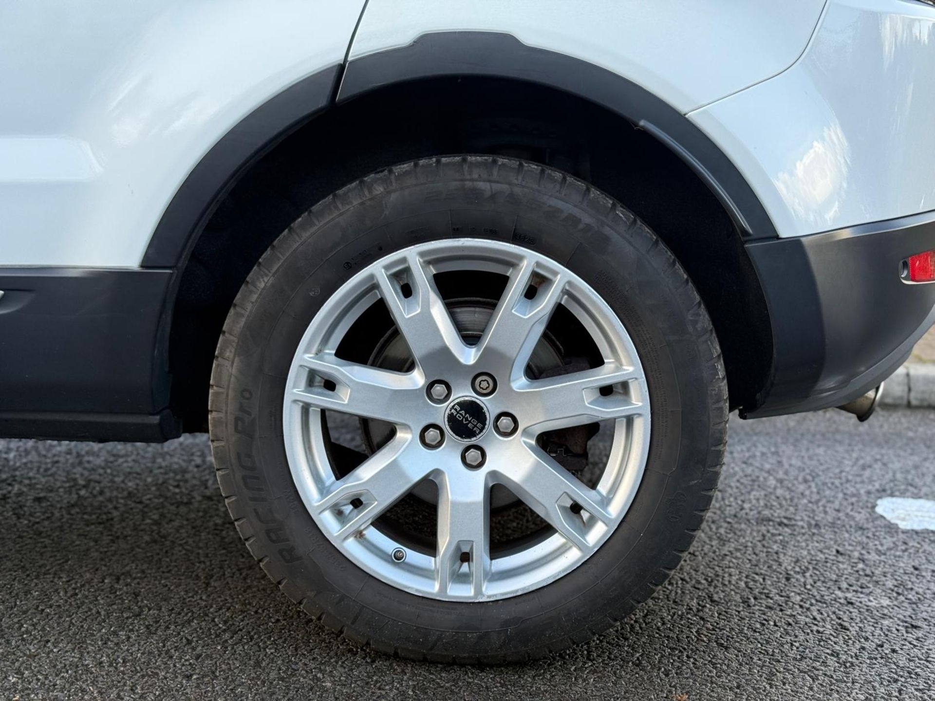 2012 LAND ROVER RANGE ROVER EVOQUE 2.2 TD4 PURE >>--NO VAT ON HAMMER--<< - Image 15 of 32