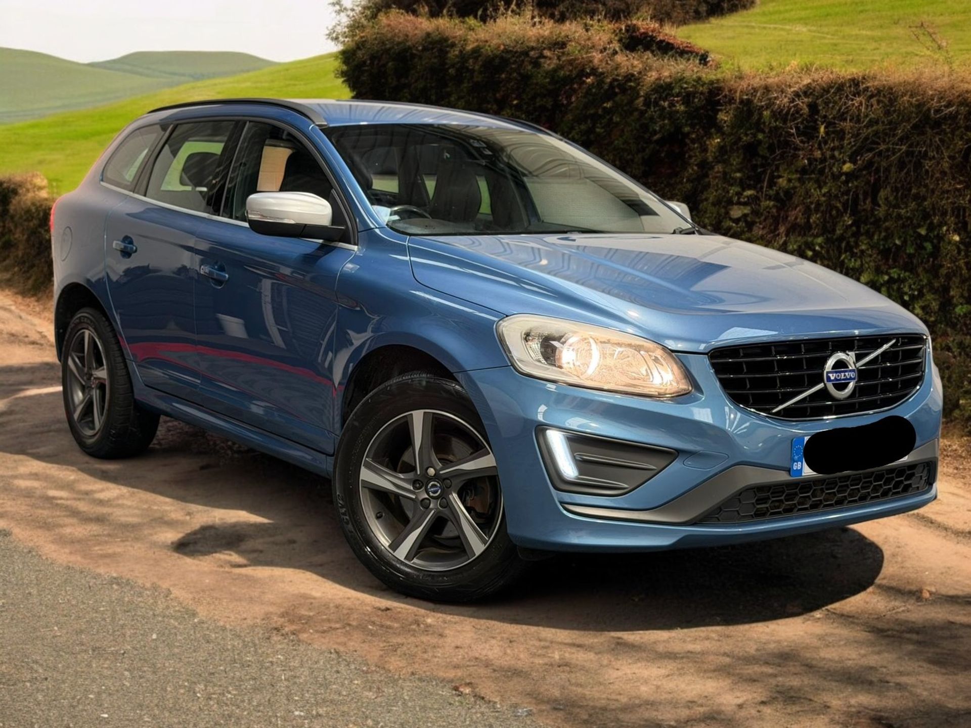 2015 VOLVO XC60 R-DESIGN D4 – BLUE >>--NO VAT ON HAMMER--<< - Image 17 of 46