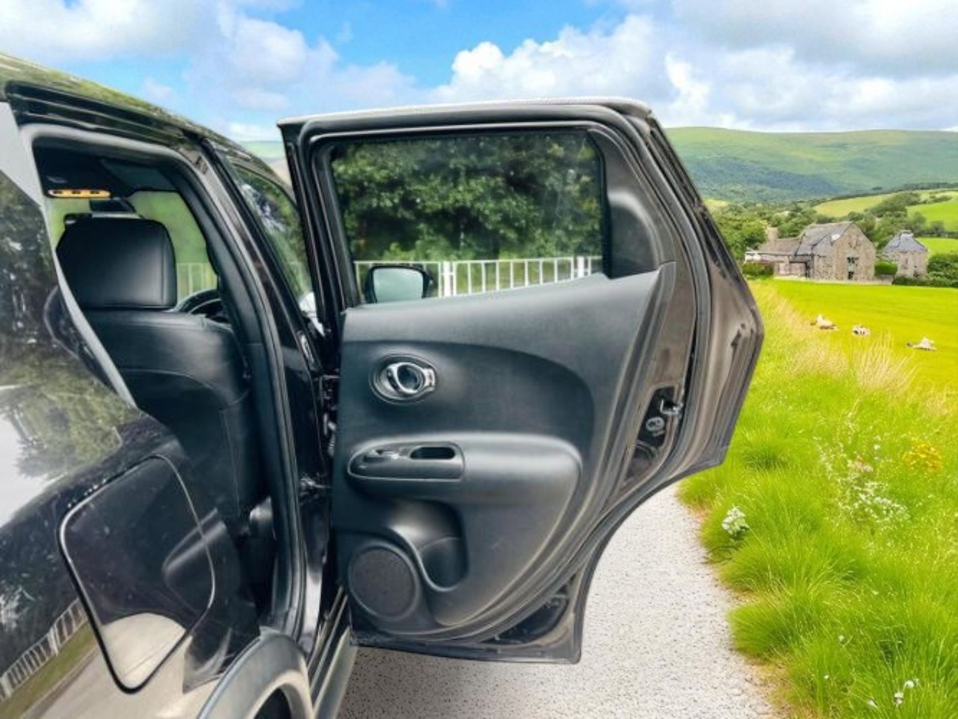 2016 NISSAN JUKE 1.6 TEKNA XTRON 5DR >>--NO VAT ON HAMMER--<< - Image 8 of 39