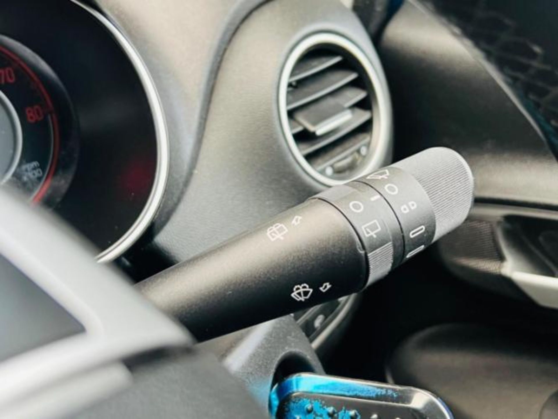 FIAT PUNTO 1.2 GBT 5DR >>--NO VAT ON HAMMER--<< - Image 13 of 32