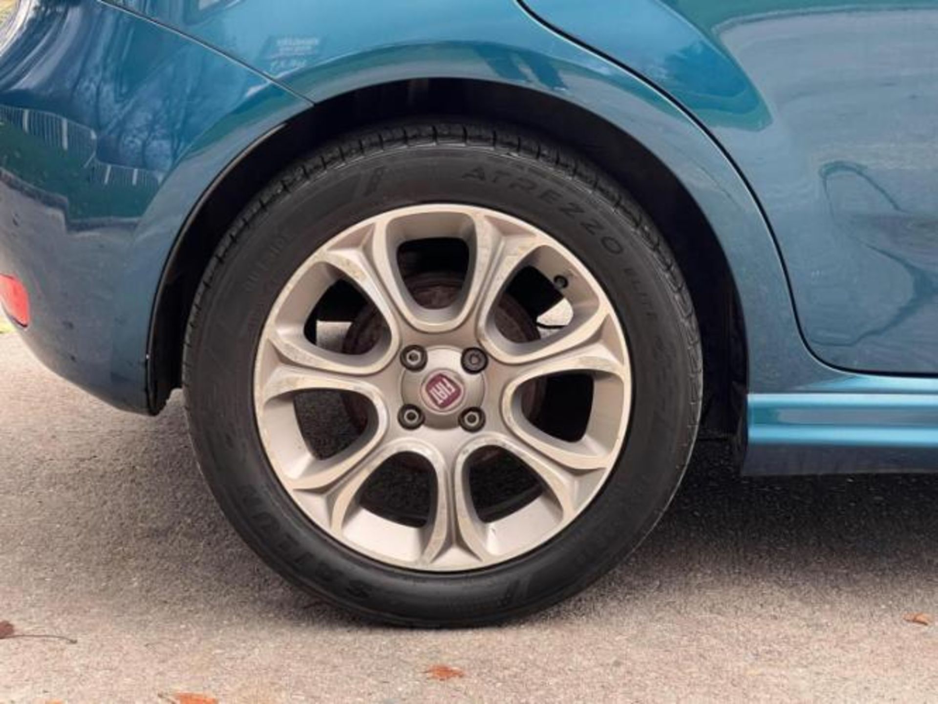 FIAT PUNTO 1.2 GBT 5DR >>--NO VAT ON HAMMER--<< - Image 31 of 32