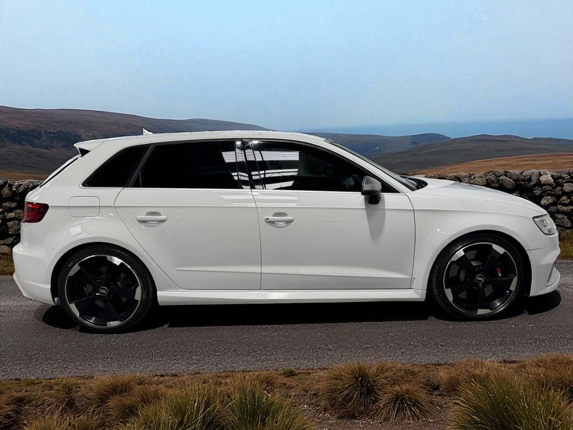 2016 AUDI RS3 NAV QUATTRO S-A – 60K MILES– SEMI AUTO – HATCHBACK >>--NO VAT ON HAMMER--<< - Image 9 of 46