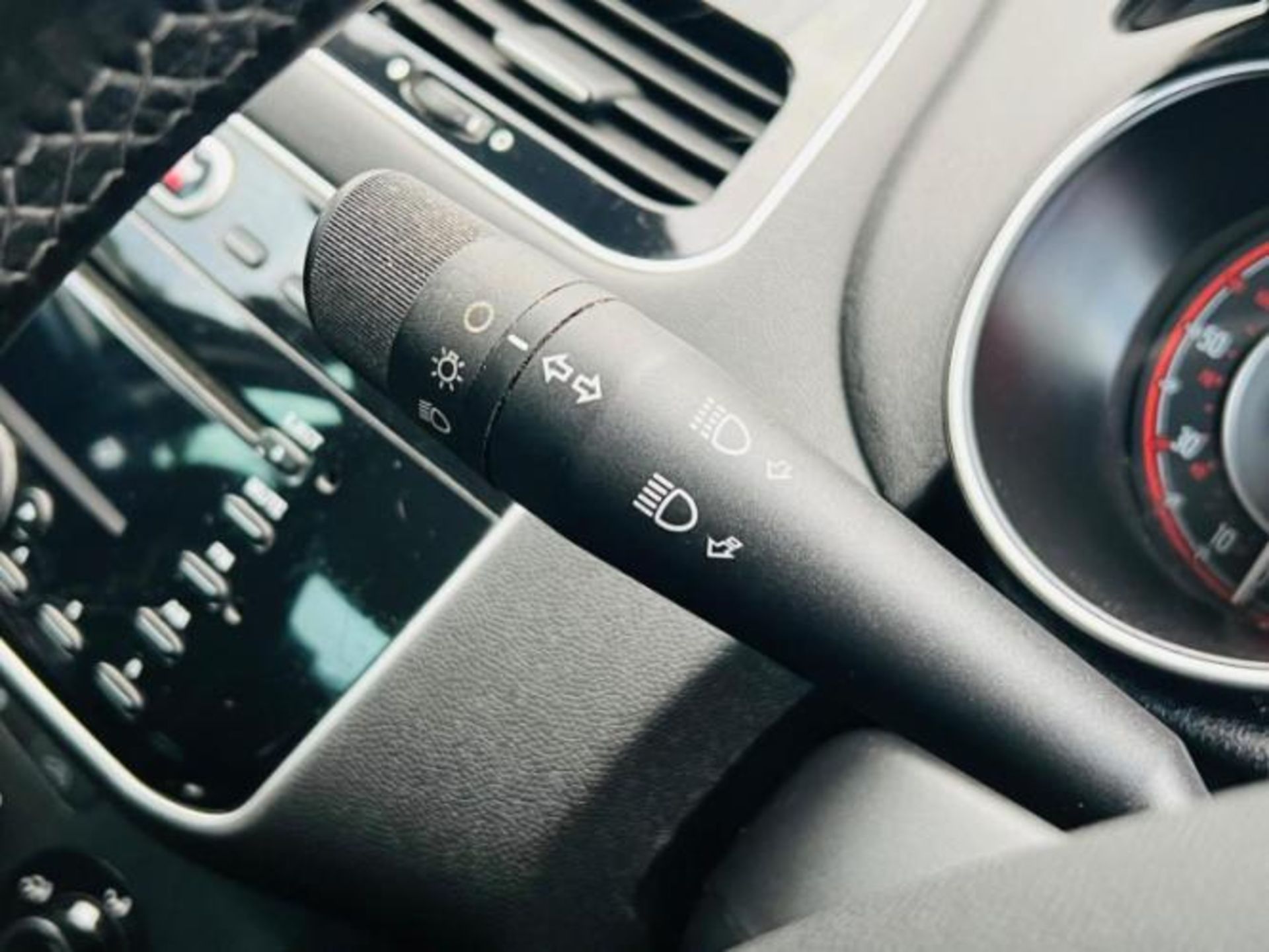 FIAT PUNTO 1.2 GBT 5DR >>--NO VAT ON HAMMER--<< - Image 21 of 32