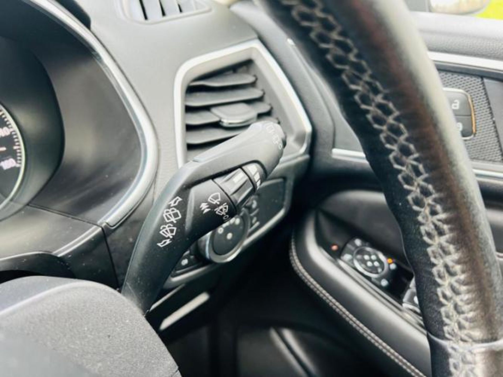 2015 FORD S-MAX 2.0 TDCI TITANIUM SPORT POWERSHIFT (S/S) 5DR DIESEL AUTOMATIC MPV GREY - Image 24 of 27