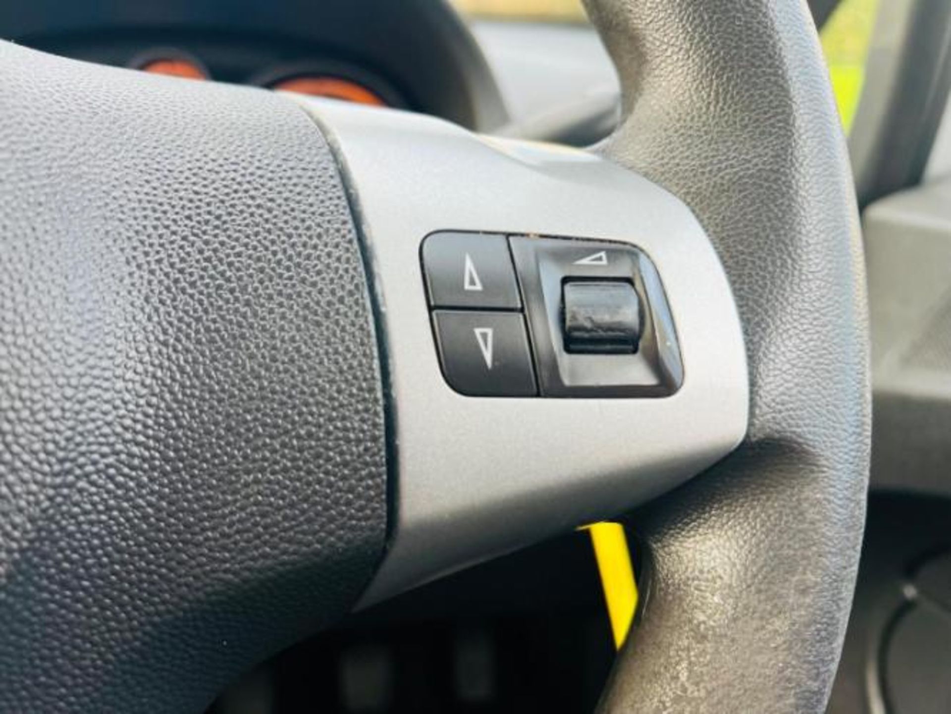 VAUXHALL CORSA 1.2I ECOFLEX 16V EXCLUSIV 5DR (A/C)>>--NO VAT ON HAMMER--<< - Image 16 of 37