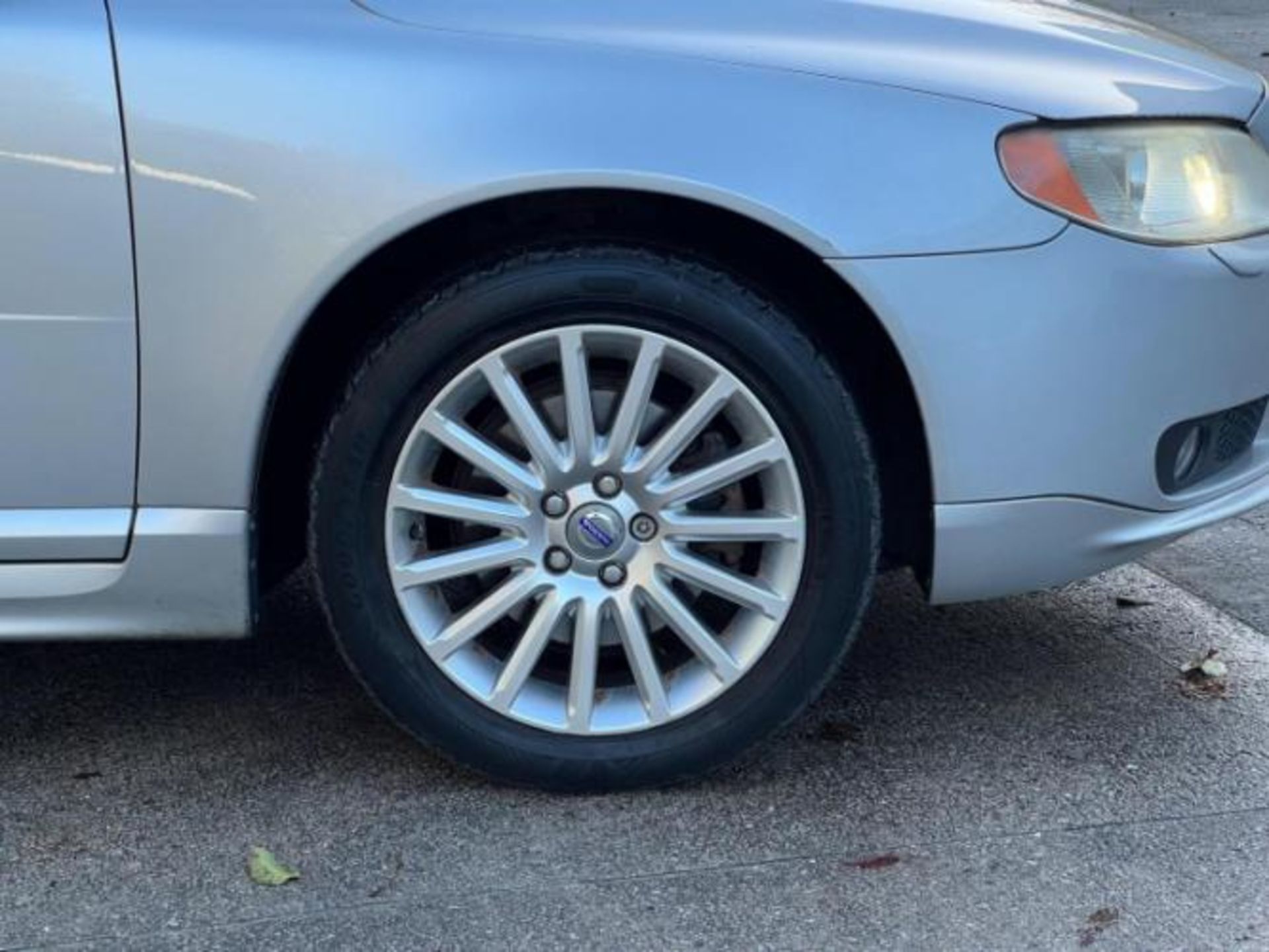 VOLVO S80 2.4 D5 SE LUX GEARTRONIC 4DR – 2008>>--NO VAT ON HAMMER--<< - Image 11 of 37