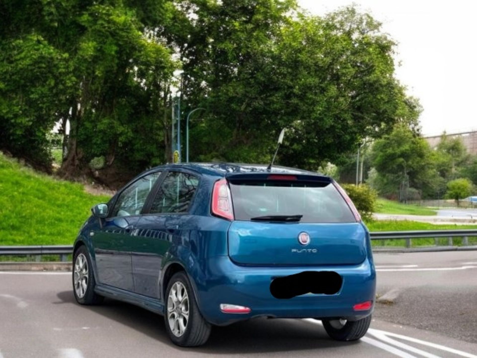 FIAT PUNTO 1.2 GBT 5DR >>--NO VAT ON HAMMER--<< - Image 5 of 32