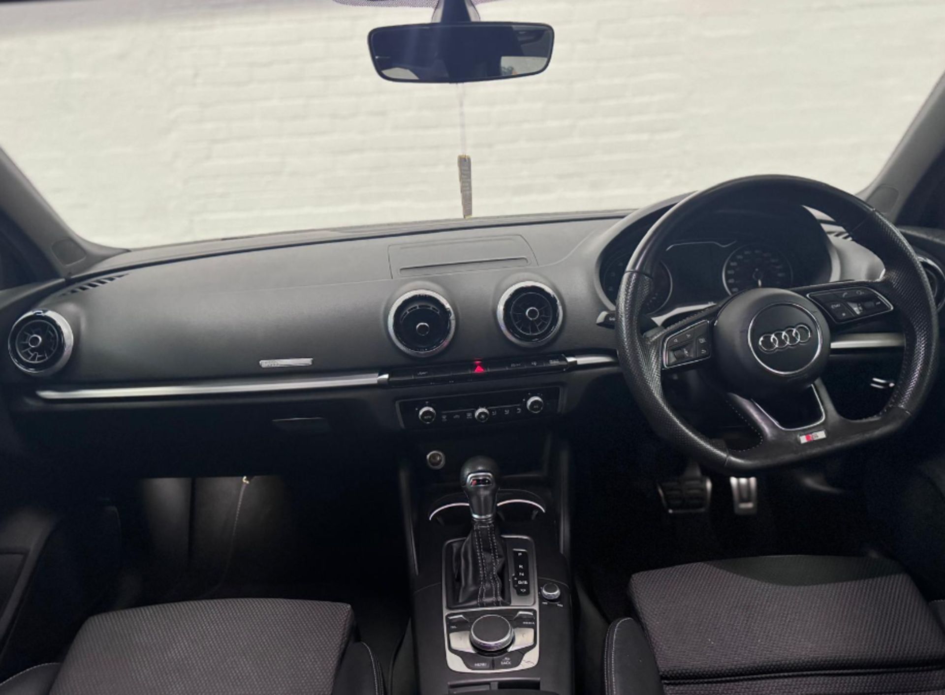 **(ONLY 95K MILEAGE)** 2017 AUDI A3 S LINE 1.4 TFSI S TRONIC SALOON >>--NO VAT ON HAMMER--<< - Image 22 of 39