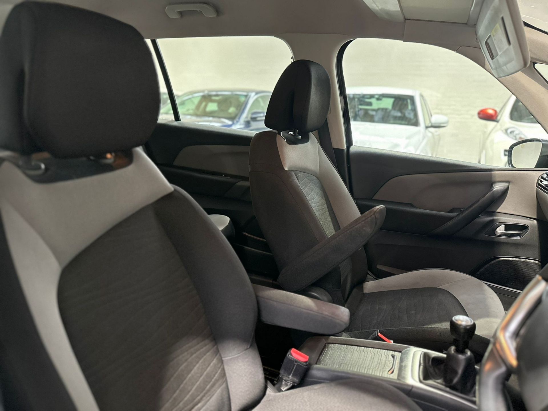 2014 CITROEN C4 GRAND PICASSO 1.6 DIESEL MANUAL – 2 KEYS >>--NO VAT ON HAMMER--<< - Image 10 of 22