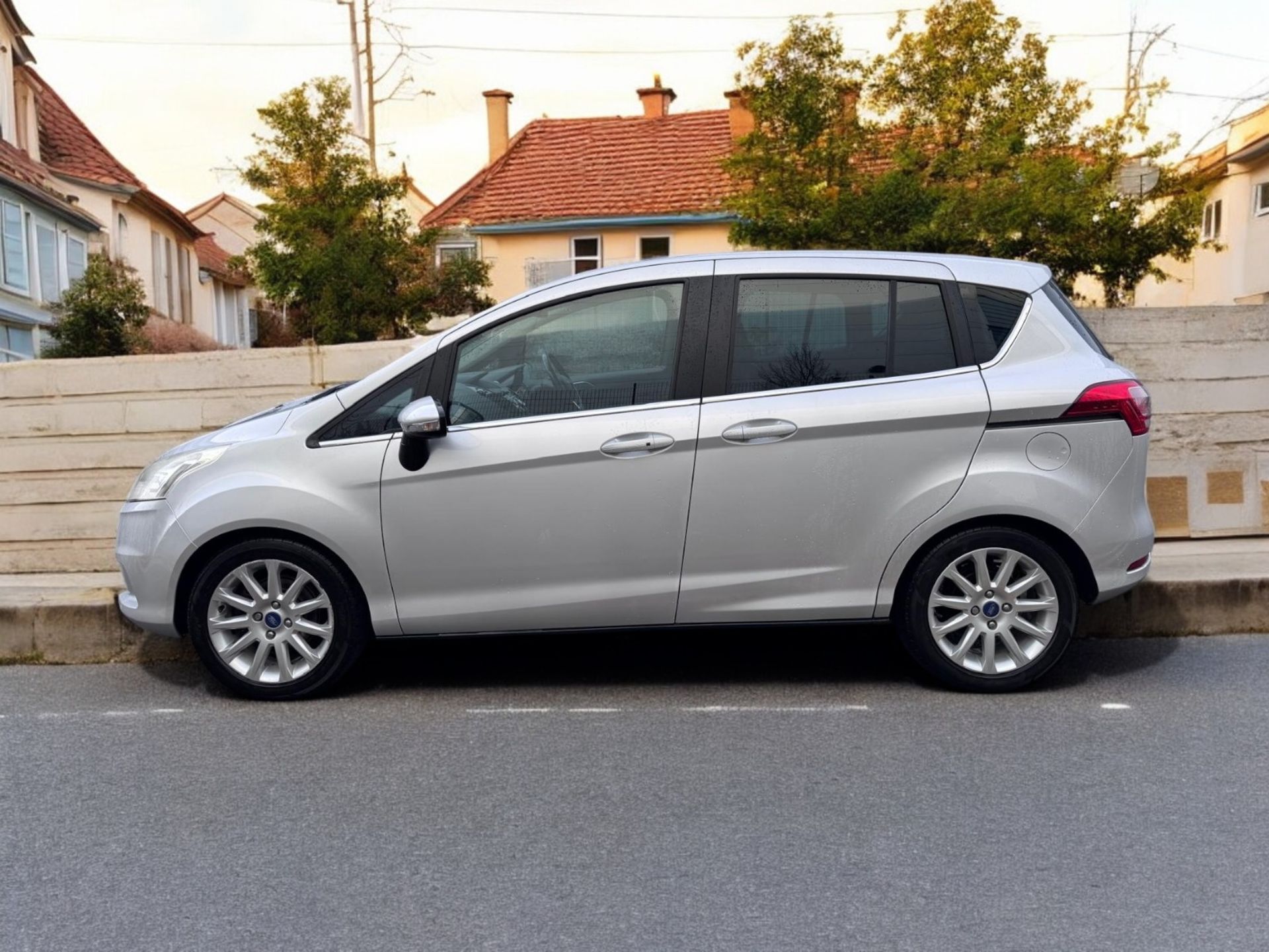 FORD B-MAX TITANIUM TURBO 1.0 ECOBOOST 2014 >>--NO VAT ON HAMMER--<< - Image 3 of 18
