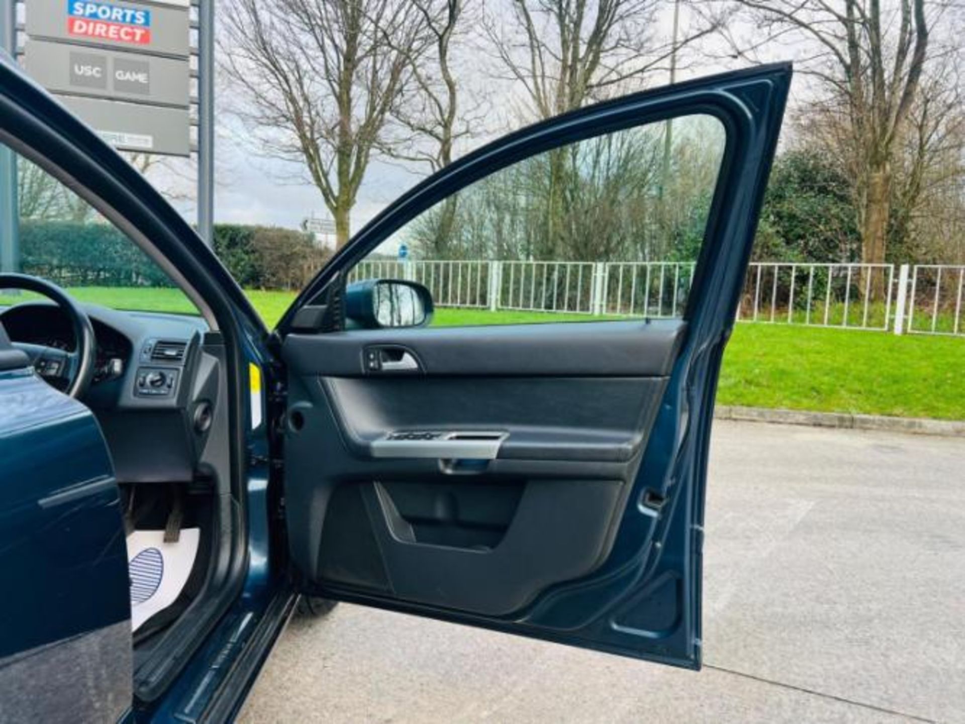 2008 VOLVO V50 2.0D SE 5DR DIESEL MANUAL ESTATE BLUE >>--NO VAT ON HAMMER--<< - Image 13 of 25