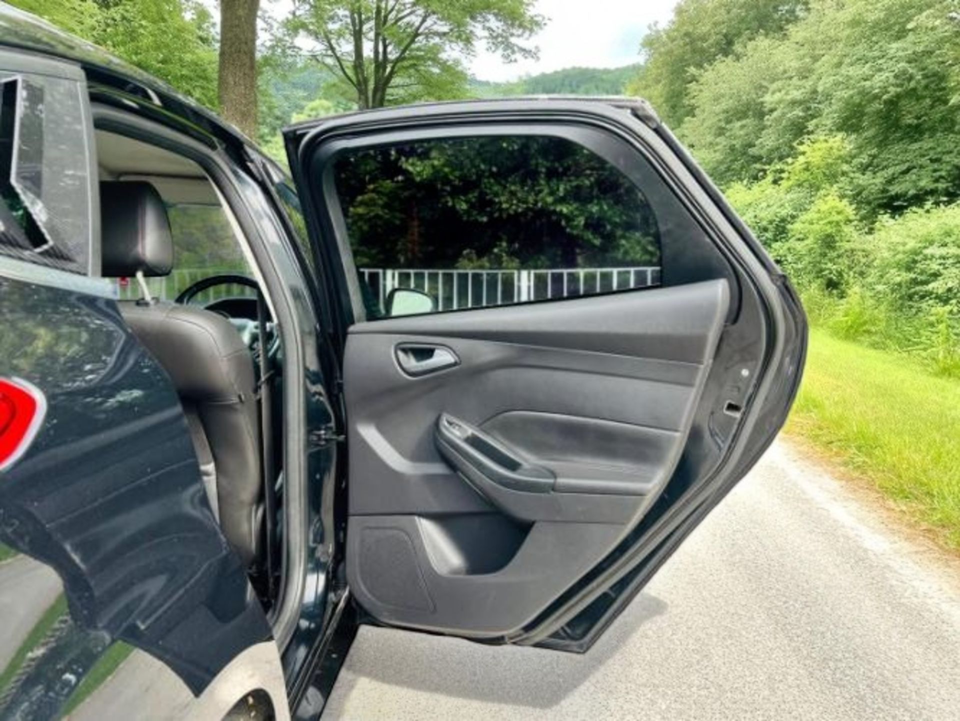 2012 FORD FOCUS 1.6T ECOBOOST ZETEC S (S/S) 5DR HATCHBACK>>--NO VAT ON HAMMER--<< - Image 11 of 40