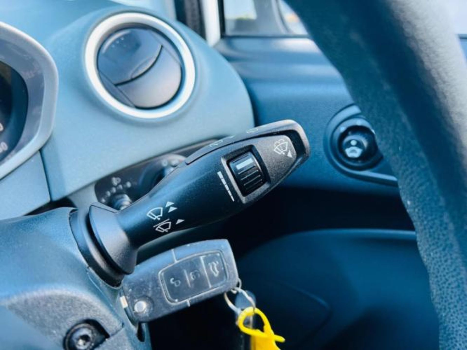 FORD FIESTA 1.25 ZETEC 3DR – 2010>>--NO VAT ON HAMMER--<< - Image 21 of 33