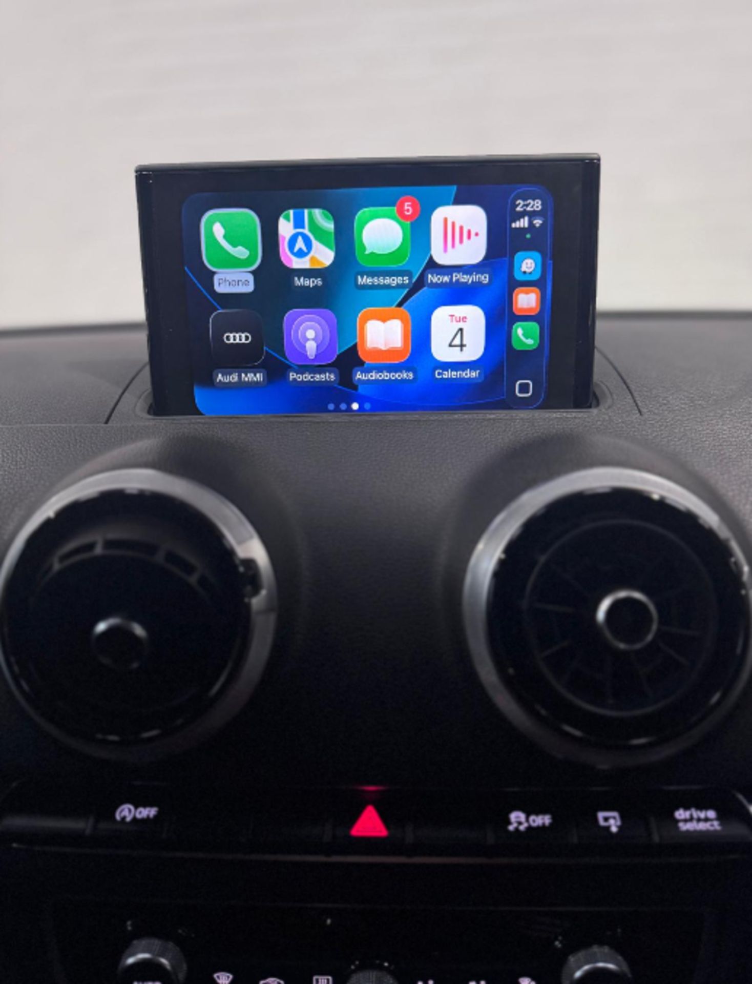 **(ONLY 95K MILEAGE)** 2017 AUDI A3 S LINE 1.4 TFSI S TRONIC SALOON >>--NO VAT ON HAMMER--<< - Image 27 of 39