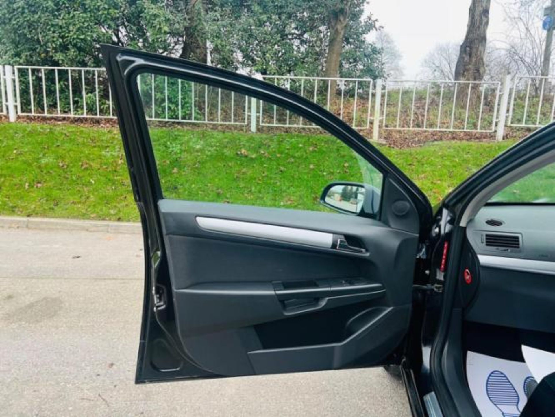 2007 VAUXHALL ASTRA 1.6I 16V SXI 5DR ESTATE >>--NO VAT ON HAMMER--<< - Image 18 of 28