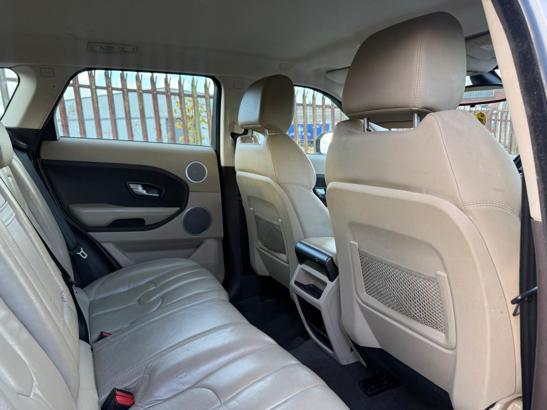 2012 LAND ROVER RANGE ROVER EVOQUE 2.2 TD4 PURE >>--NO VAT ON HAMMER--<< - Image 31 of 32