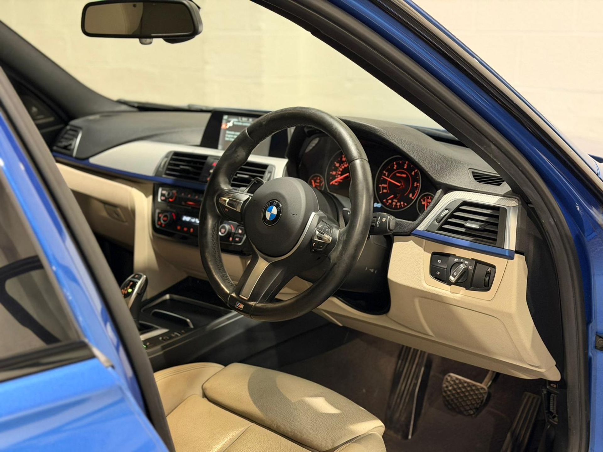 2016 BMW 3 SERIES 335D XDRIVE M SPORT TOURING – EURO 6 >>--NO VAT ON HAMMER--<< - Image 22 of 60