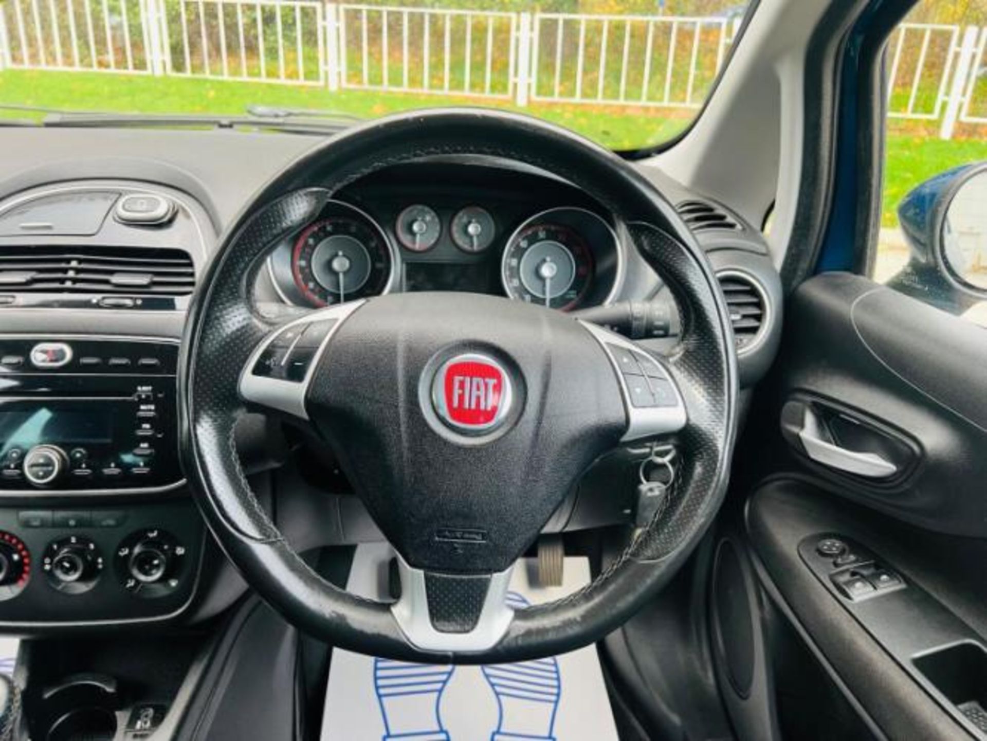 FIAT PUNTO 1.2 GBT 5DR >>--NO VAT ON HAMMER--<< - Image 25 of 32