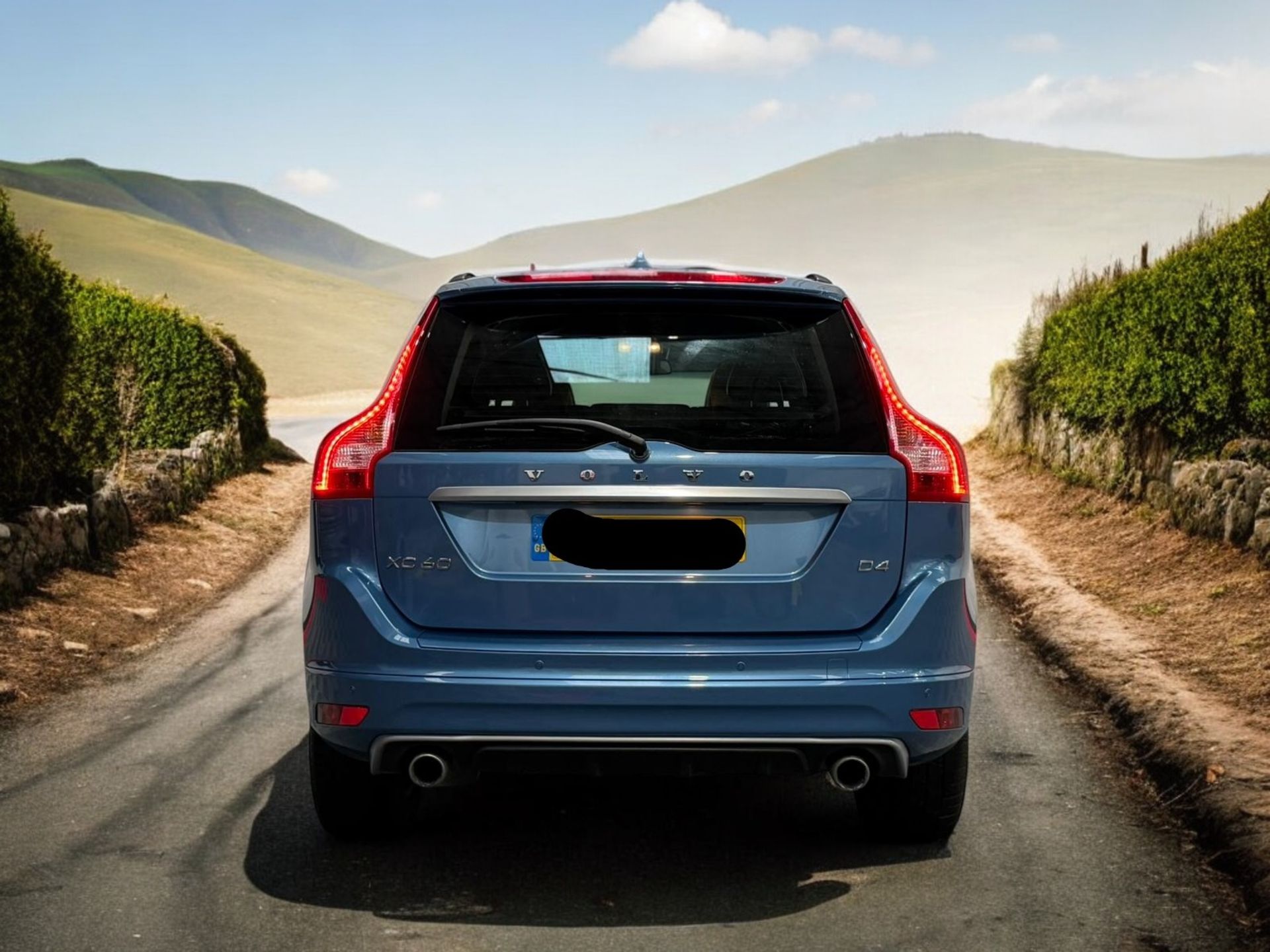 2015 VOLVO XC60 R-DESIGN D4 – BLUE >>--NO VAT ON HAMMER--<< - Image 10 of 46