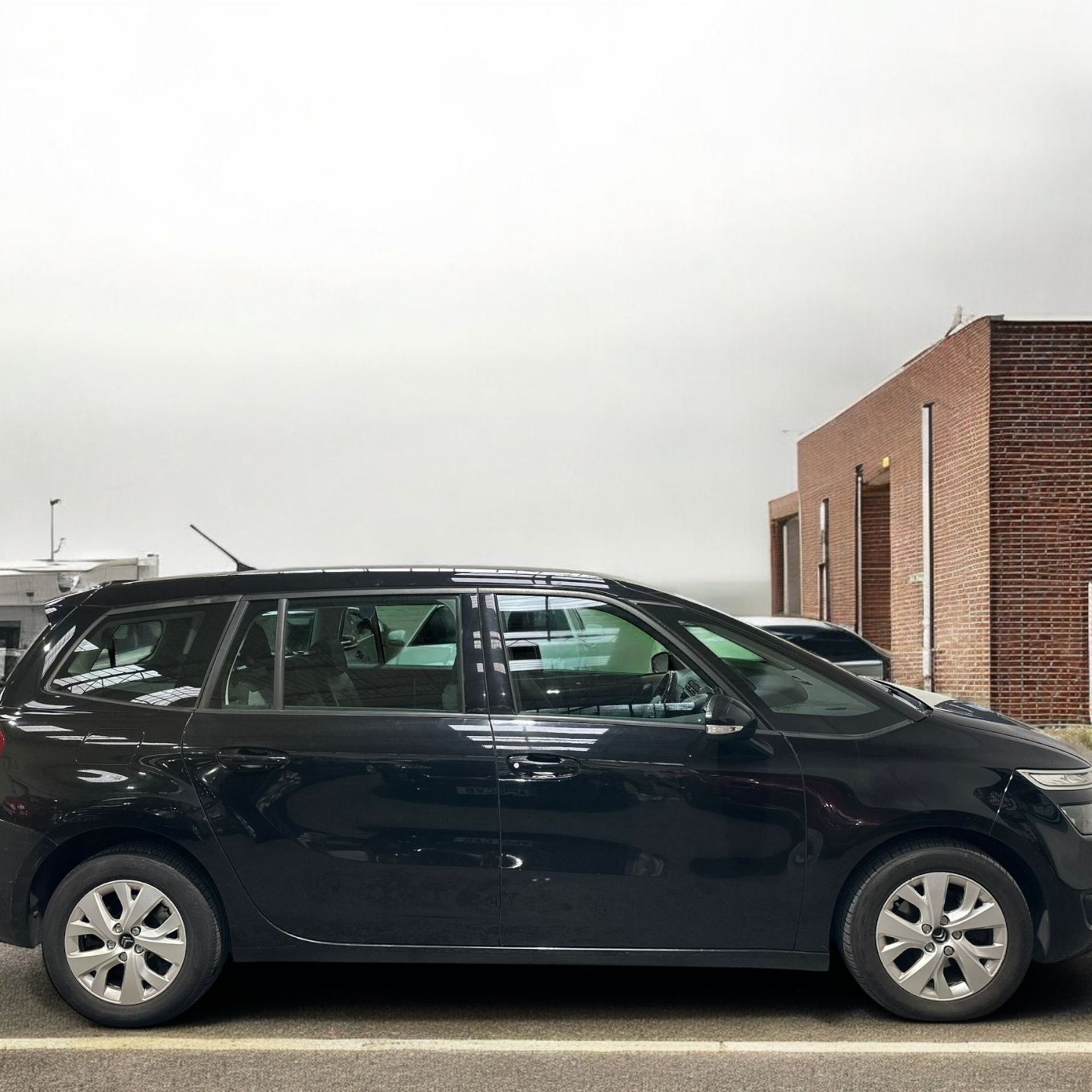 2014 CITROEN C4 GRAND PICASSO 1.6 DIESEL MANUAL – 2 KEYS >>--NO VAT ON HAMMER--<< - Image 2 of 22
